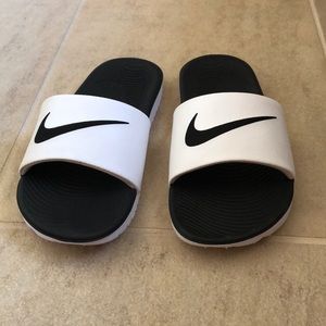 White Nike Kawa slides size 3 Y